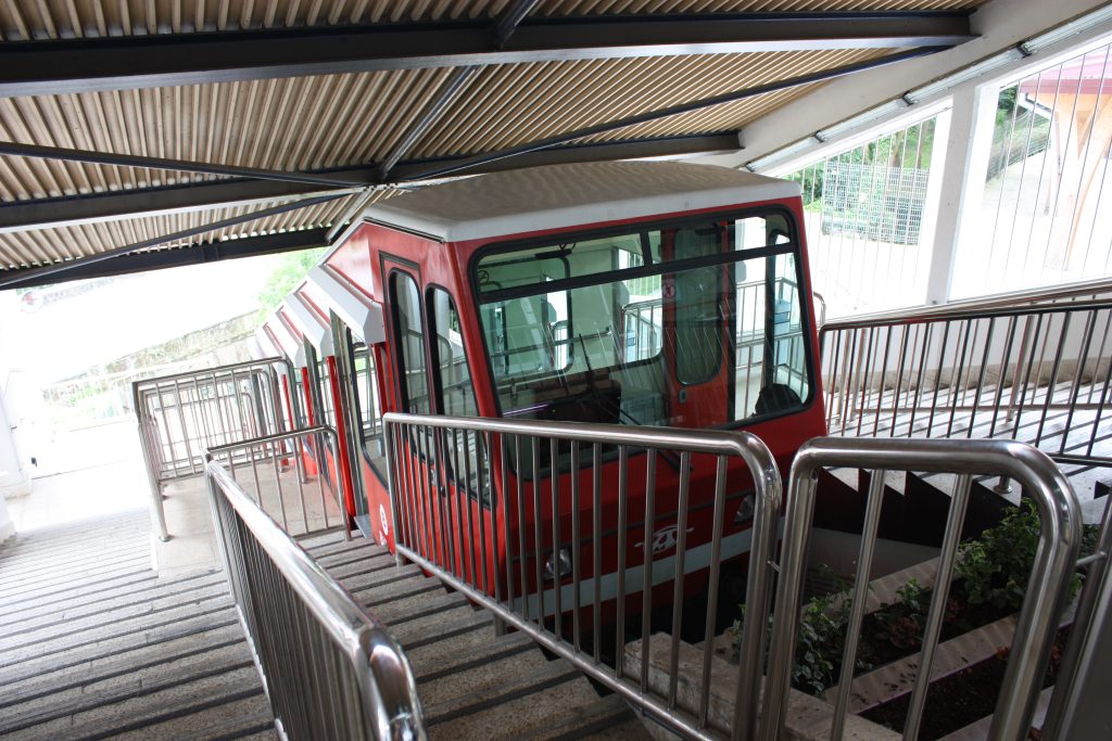 funicular de Archanda